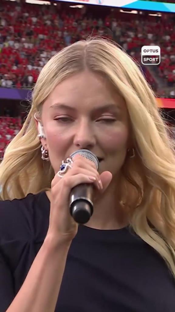 好空灵的声音!斯普拉普拉斯女足欧洲杯献唱挪威国歌!
