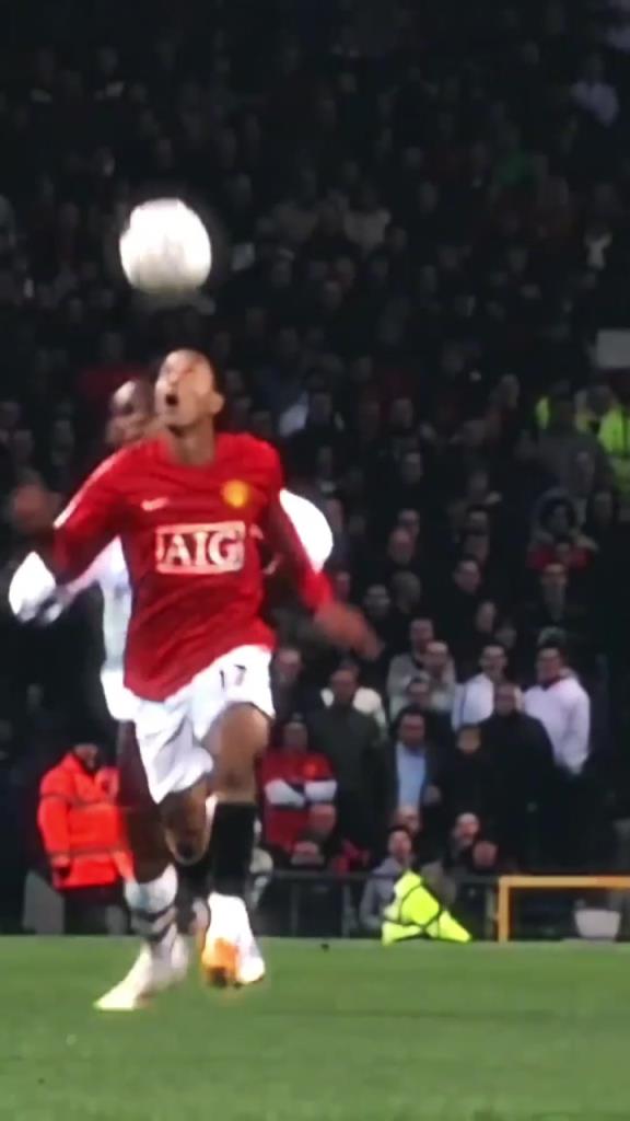 颠球考试的满分答卷!球不离人,球也不落地!