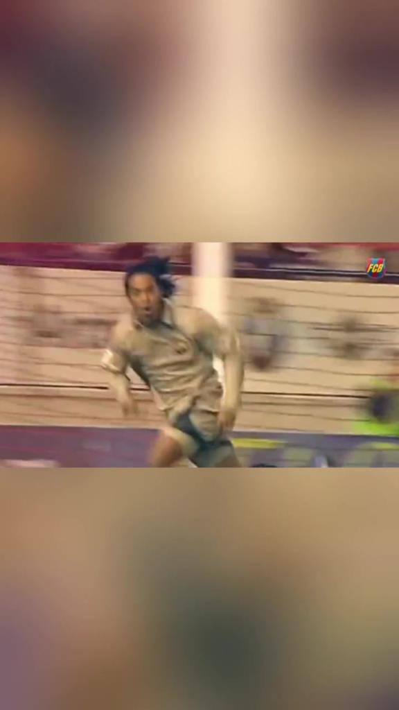 请把球交给小罗,然后慢慢的欣赏他的进球表演!