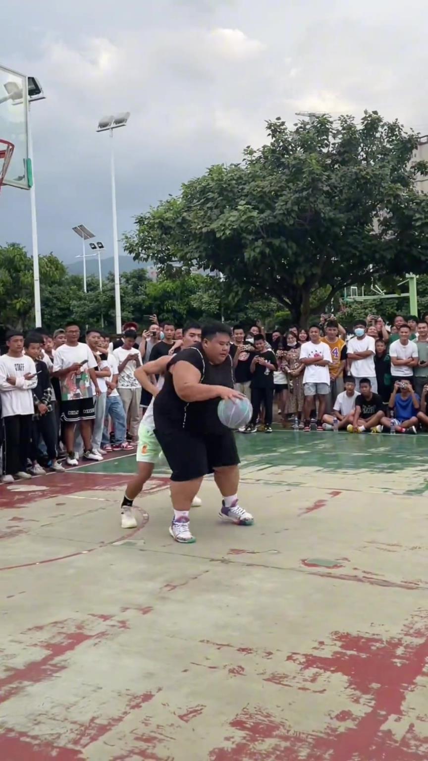 380斤的对抗!什么?孙越不说相声改打篮球了?