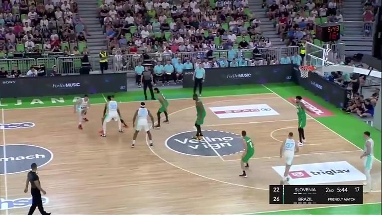 在欧文身边学会的?东契奇在国家队居然表演起了超级大拉杆!