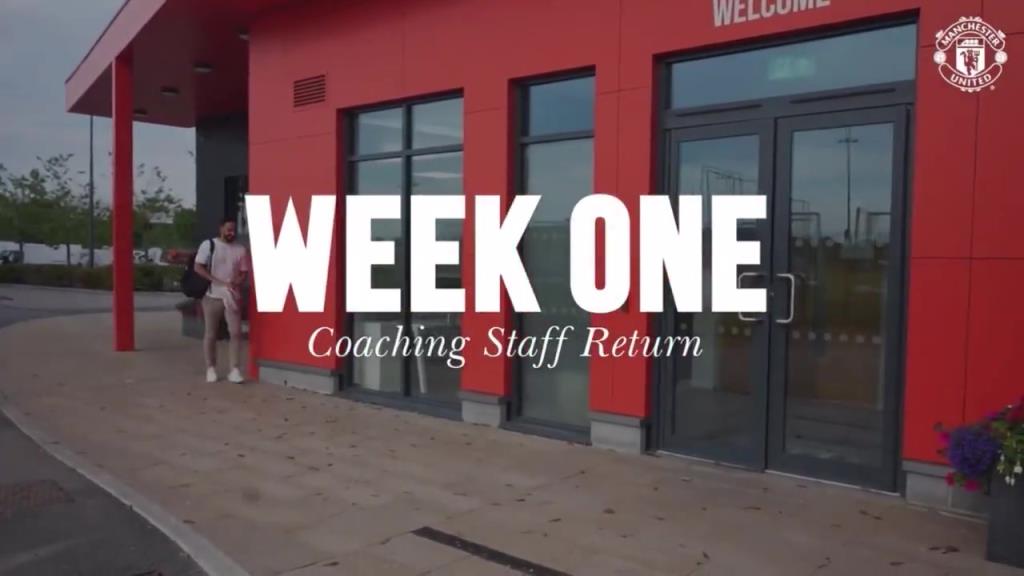 曼联教练组已经回到卡灵顿,备战新赛季