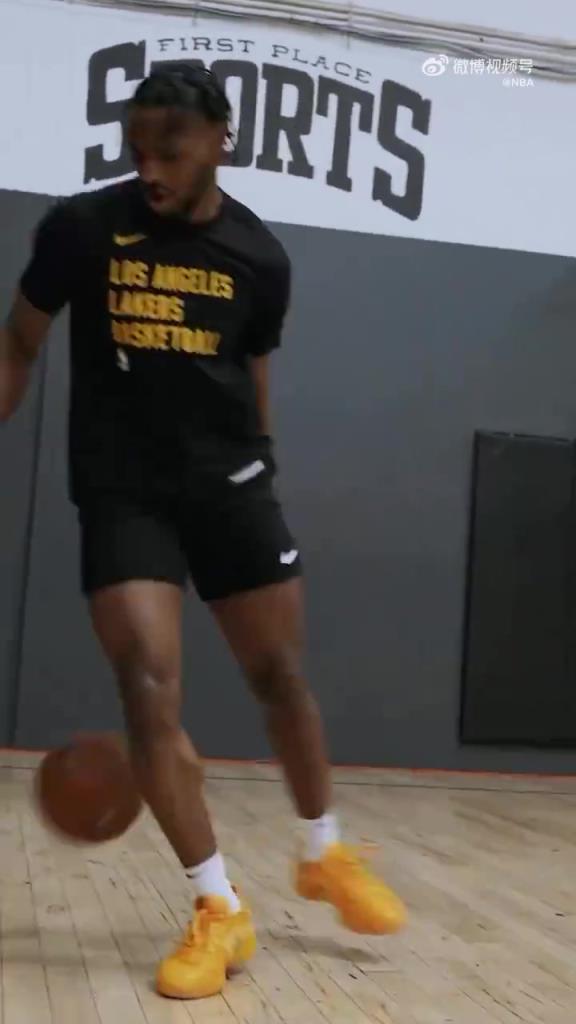 布朗尼控球训练,新的赛季能完成蜕变吗?