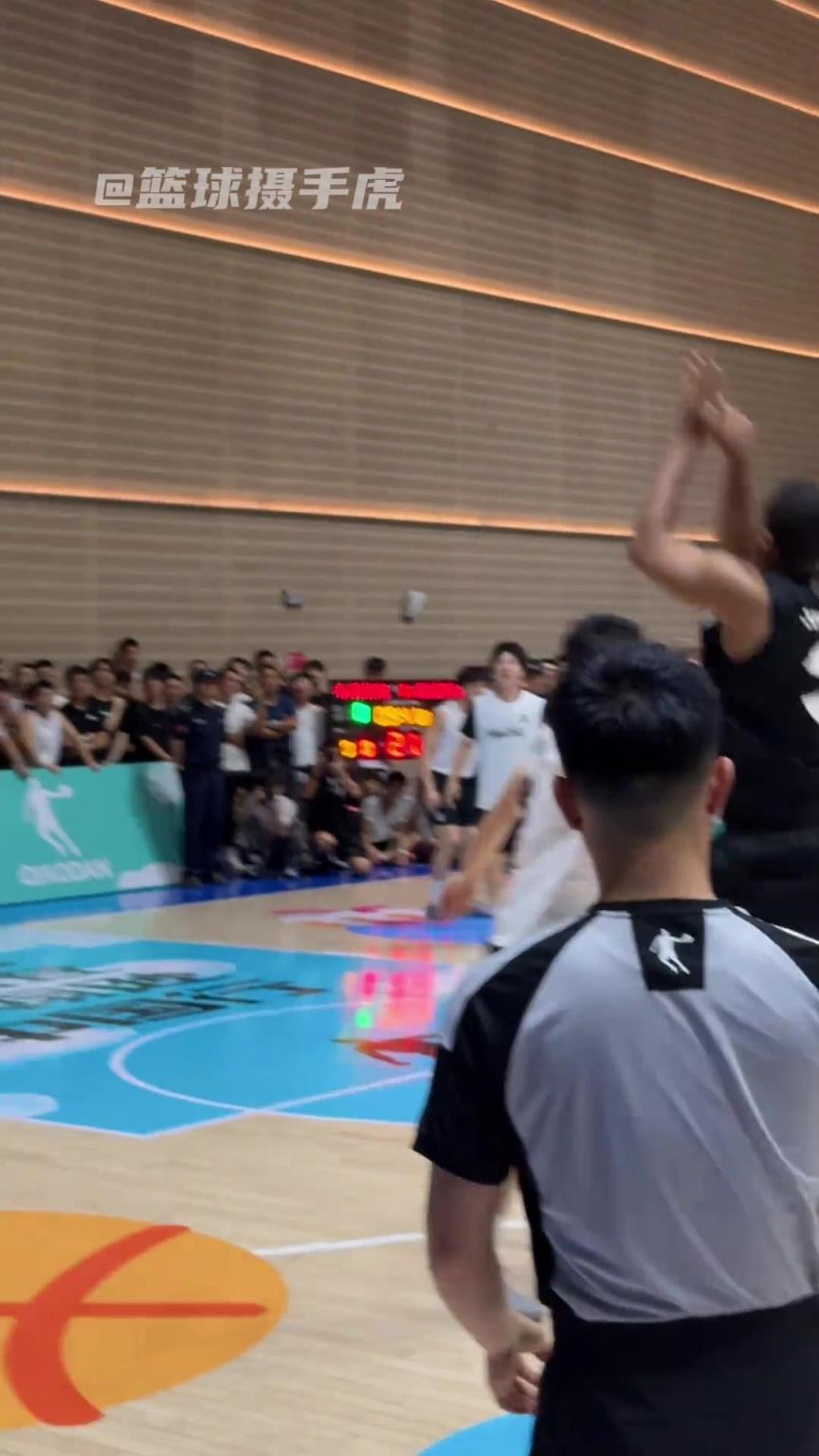 NBA球员的天赋!凯尔登约翰逊来中国打球简直就是降维打击