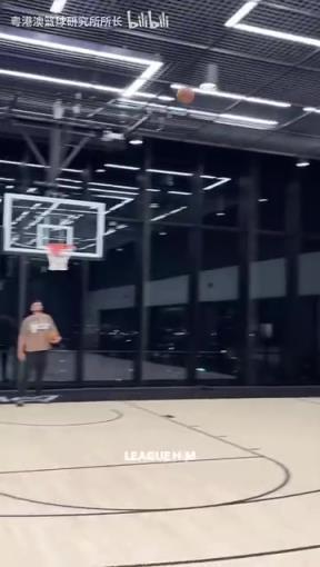 又是一个励志故事!来自南苏丹13岁才接触篮球的马卢阿奇!