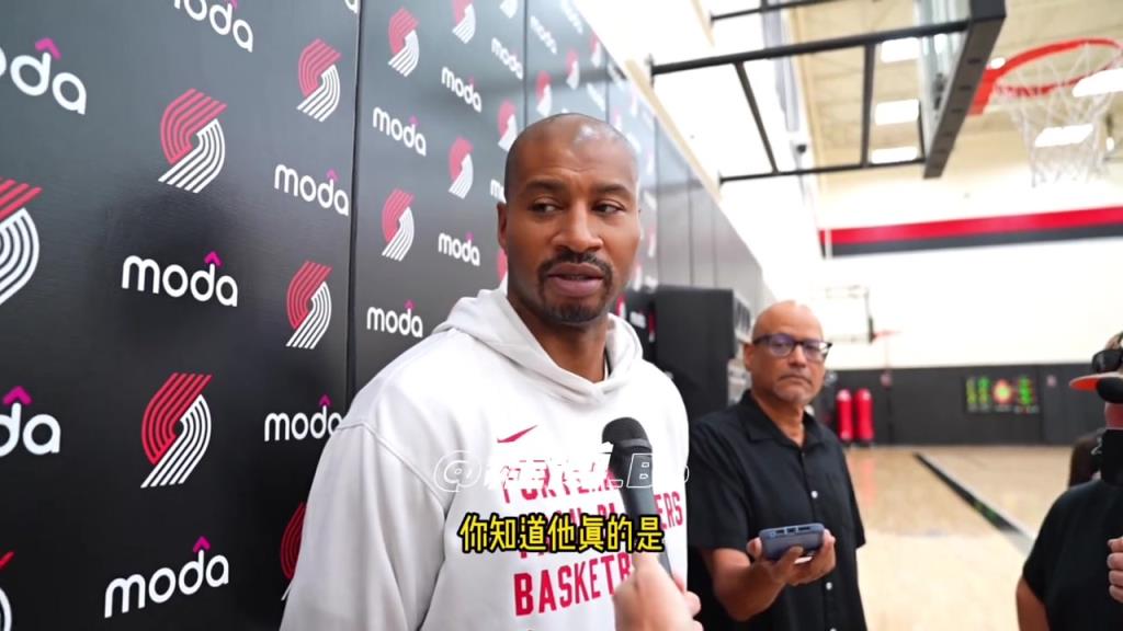 开拓者夏联主帅盛赞杨瀚森:他学习能力很强,每天都在进步