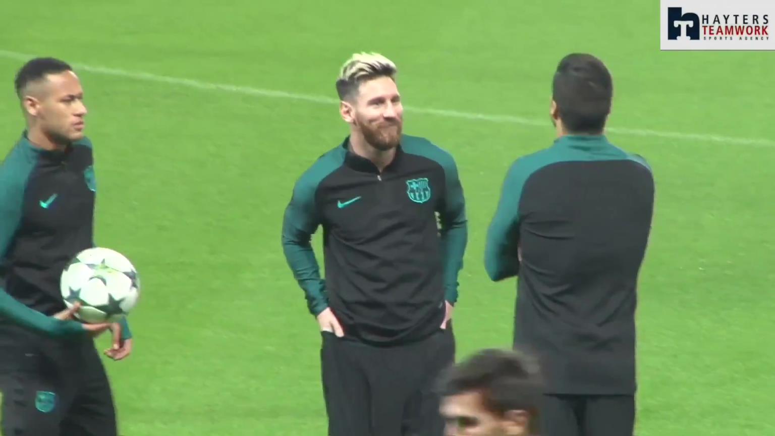 内马尔尝试加入对话,结果被苏亚雷斯踢走!梅西的反应绝了!