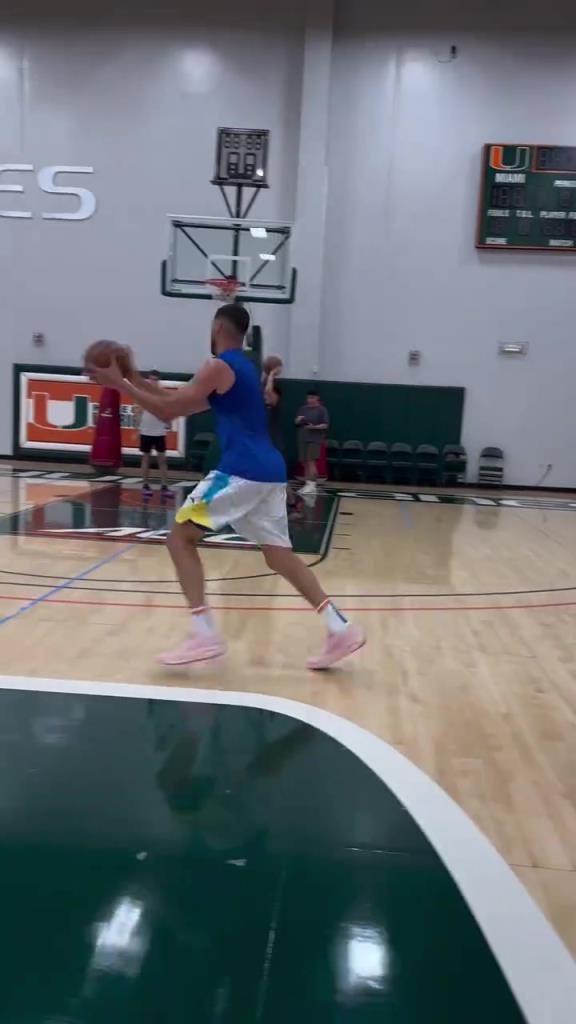 你俩又做队友啦!克莱和拉塞尔一起训练