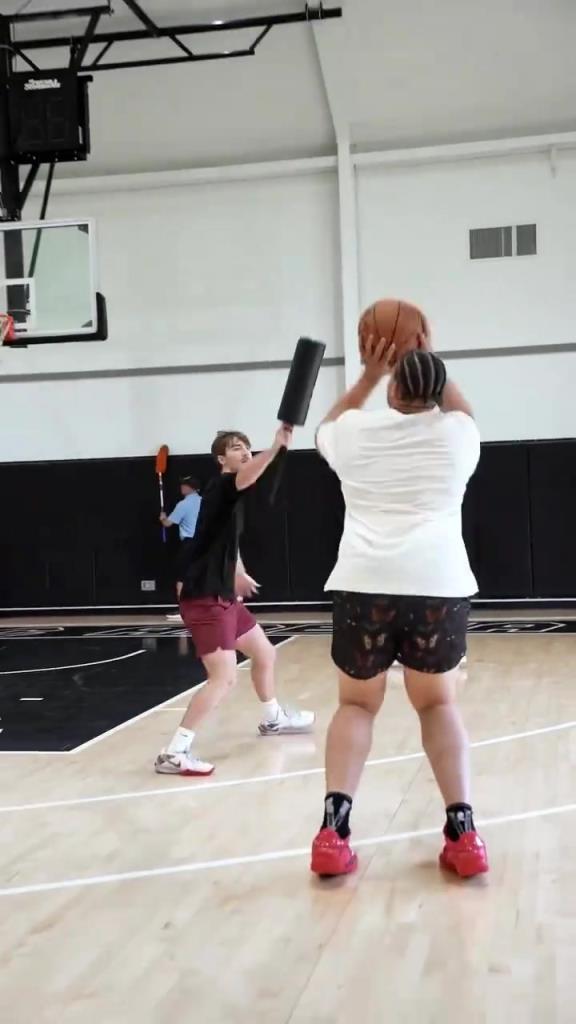 继续冲击NBA?小胖洛夫顿将代表绿军出战夏联