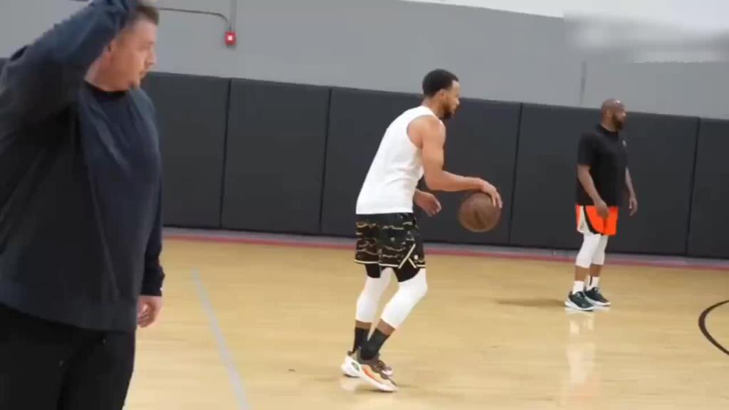 顶级射手恐怖命中率!库里拉斯维加斯训练营投篮训练