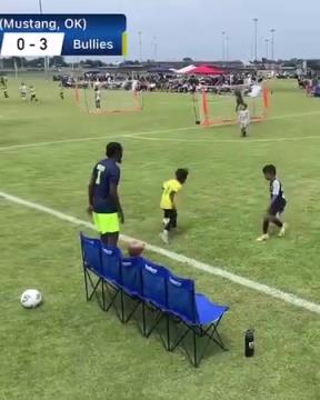 攻防一把抓!网友:马尔蒂尼,齐达内,小罗在这一刻灵魂附体!