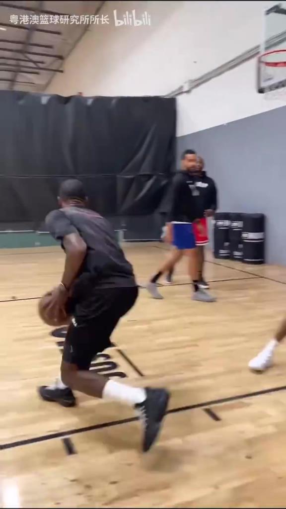 都是老熟人!老一辈球员的脚步真是太扎实了!