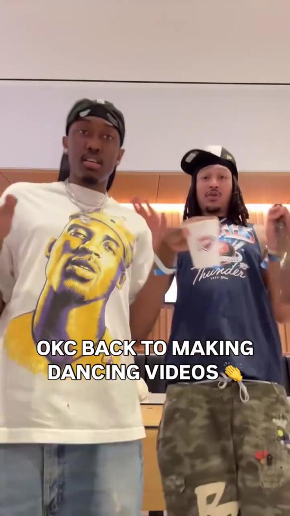 两个杰威都是顶级气氛组!我愿称之为雷霆冠军结算画面!