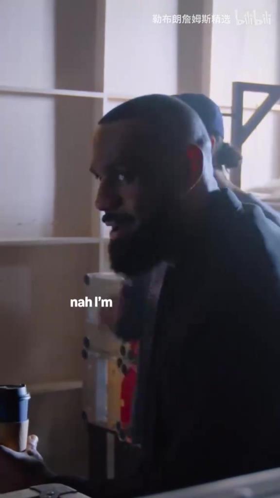 多才多艺!詹姆斯广告花絮cos各种角色!唱歌那段真的绷不住了!