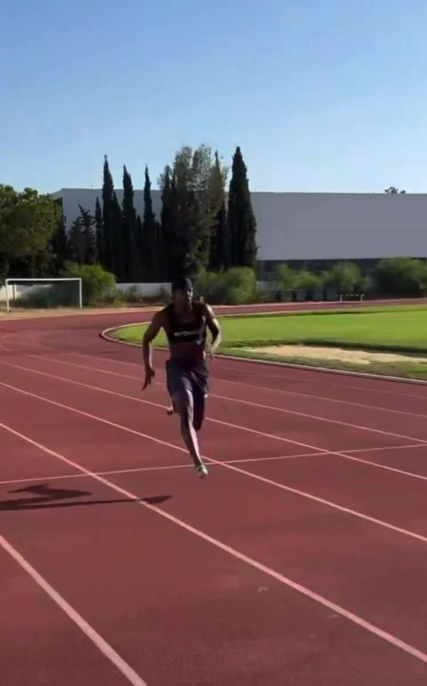 ⚡️曼联出品!伊兰加不用起跑器百米冲出10秒93,纽卡6380万欧将其买入