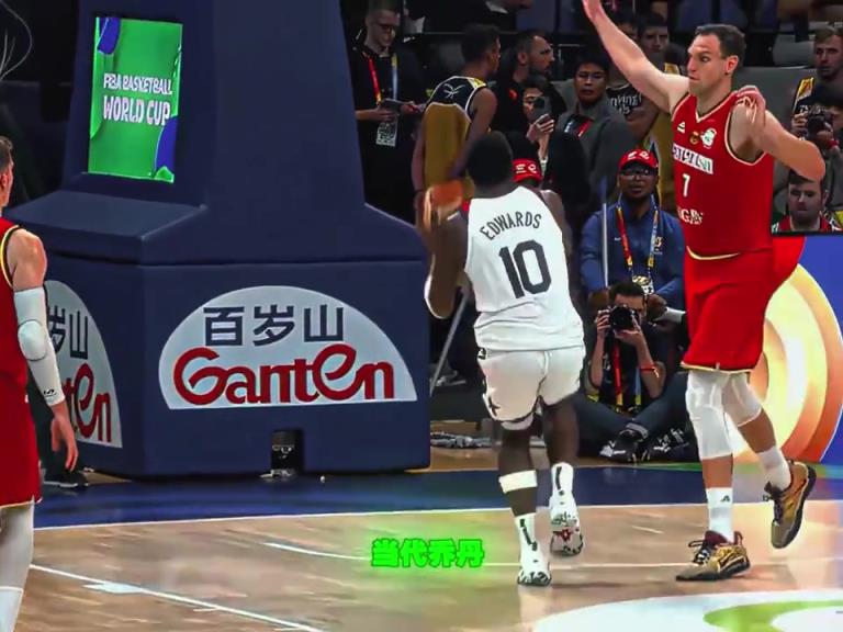 华子当代乔丹？杨毅：您先把冠军、FMVP拿了，您就当代乔丹