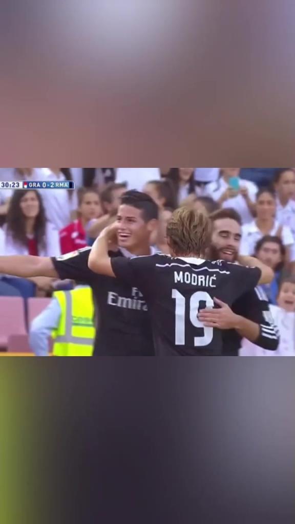 这个进球满分!本泽马脚后跟挑球!J罗不停球直接抽射破门!