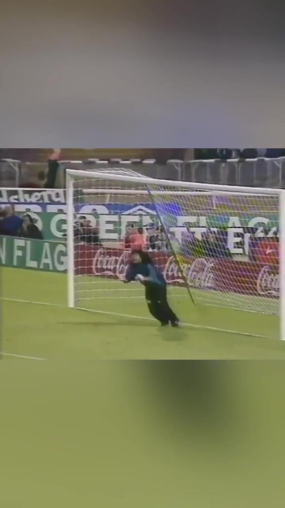 足坛史上最浪门将!疯子门将伊基塔蝎子摆尾传世之作!