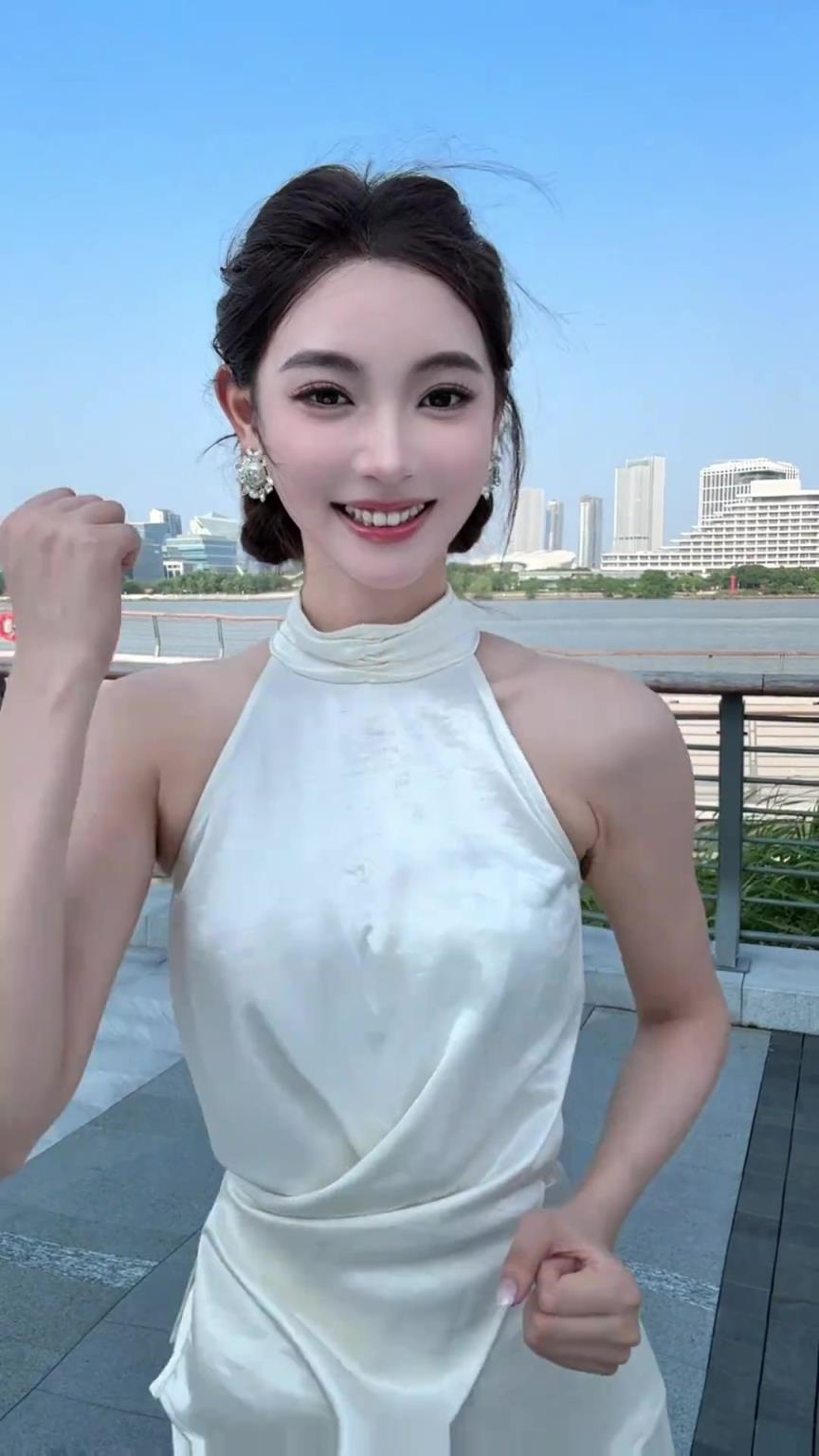 美啊!美女主播金佳悦的不同穿搭:旅行转场这样拍!