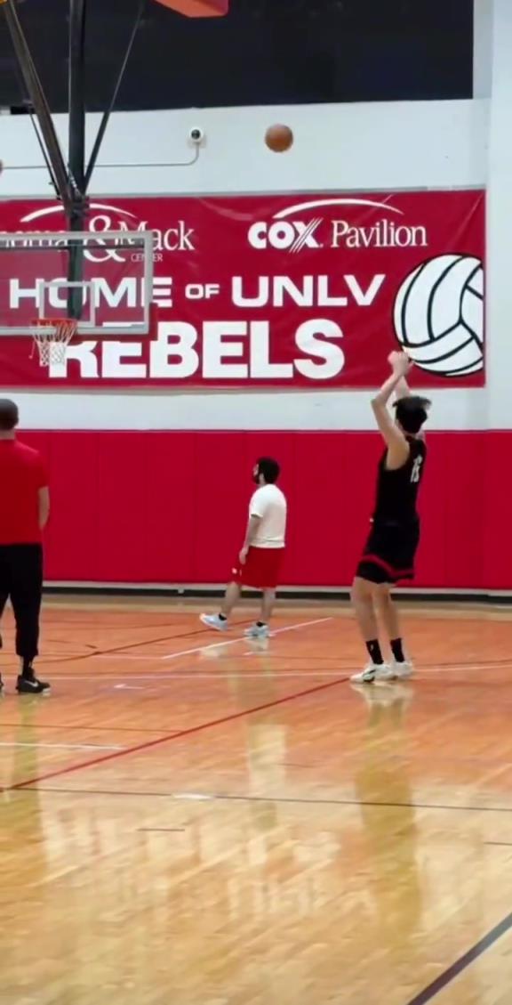 斯普利特陪练!杨瀚森赌城开练 定点三分球12投11中