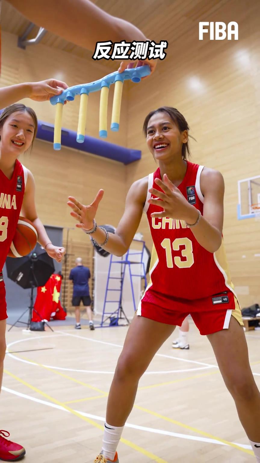 一起来看看中国U19女篮的姑娘们在反应测试的表现如何呢?