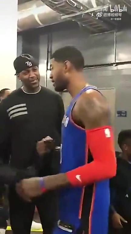 谁谎报了?麦迪和乔治官方身高都是2米03,站一块好像不太对