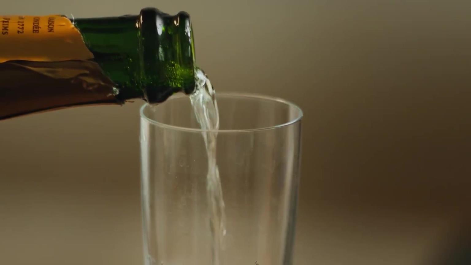 久违的面孔!格里芬和霍姆格伦一起为下赛季的NBA杯拍了个广告