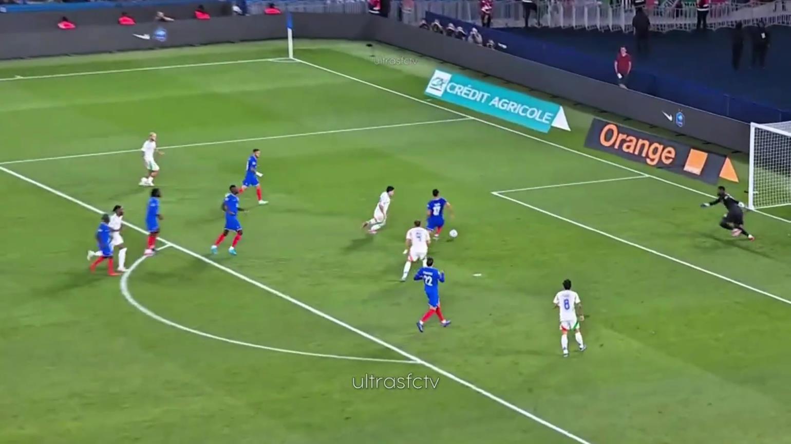 乌多吉球员集锦:身体素质爆表,热刺左路最靠谱选择