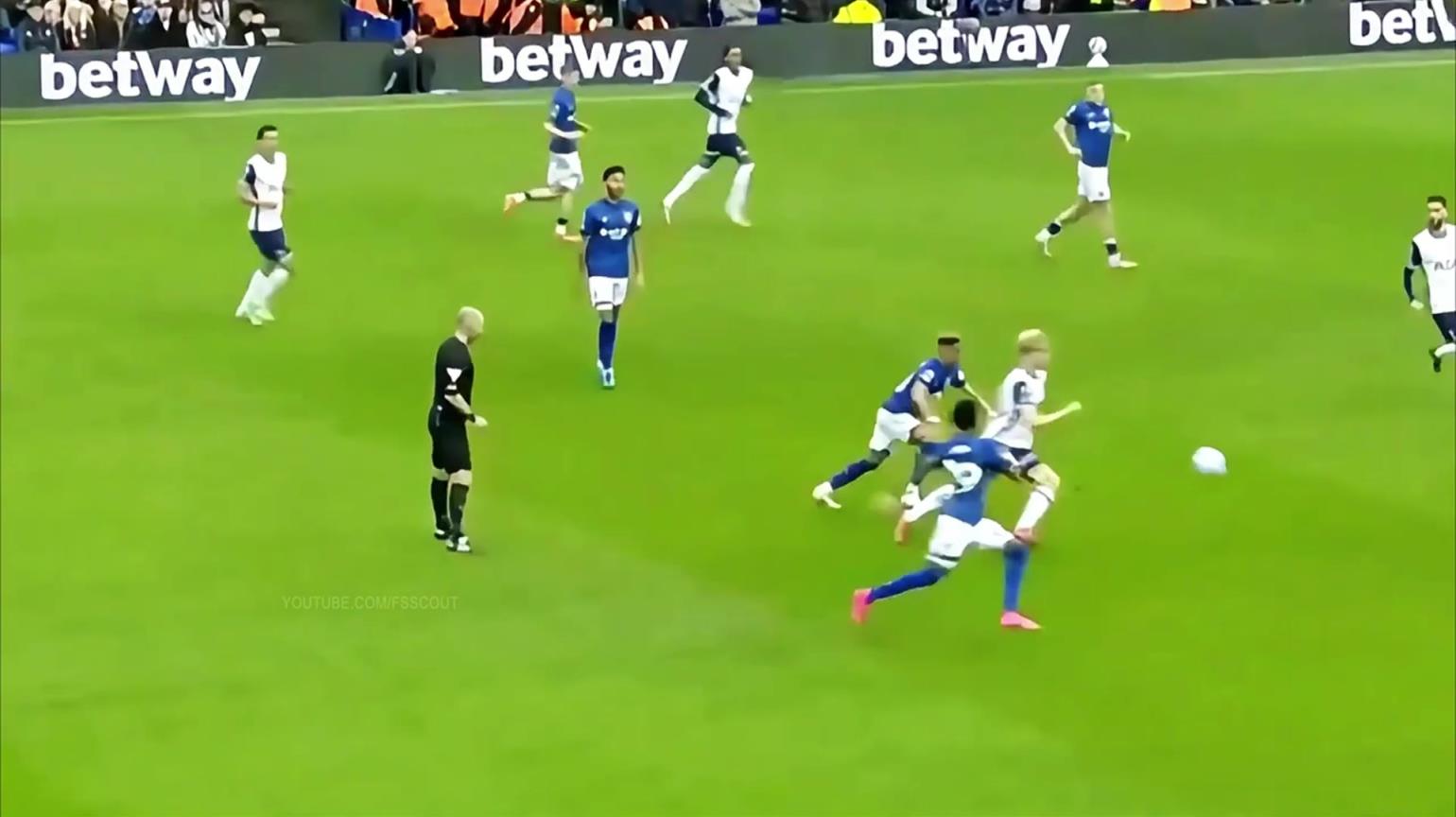 贝里瓦尔球员集锦:技术出色&控球能力强,善于和队友配合