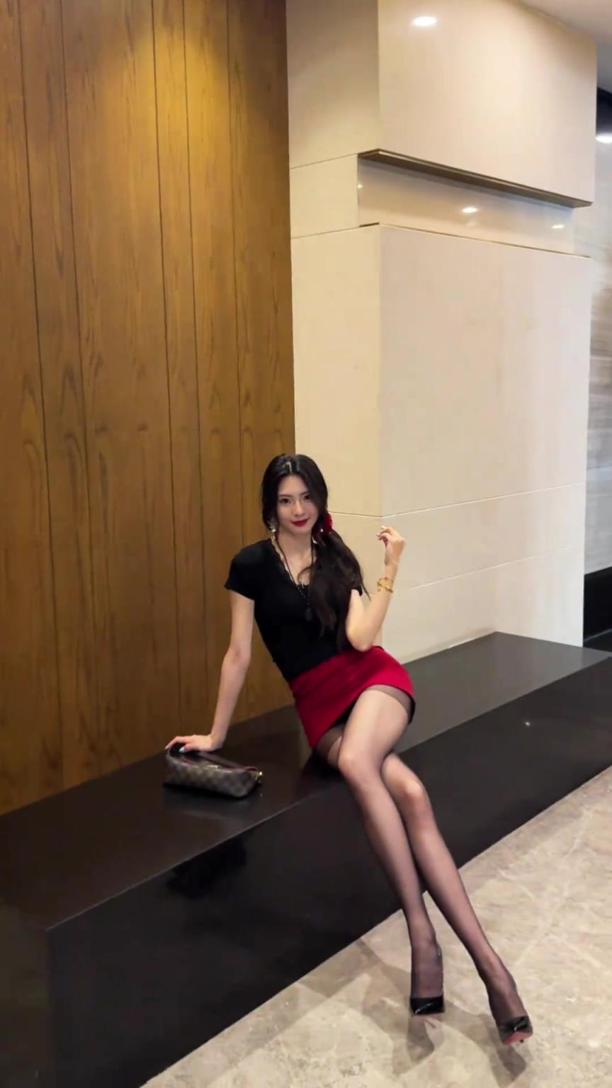 可惜不懂姐的心!美女登密盼盼的黑丝穿搭 这可太顶了啊~