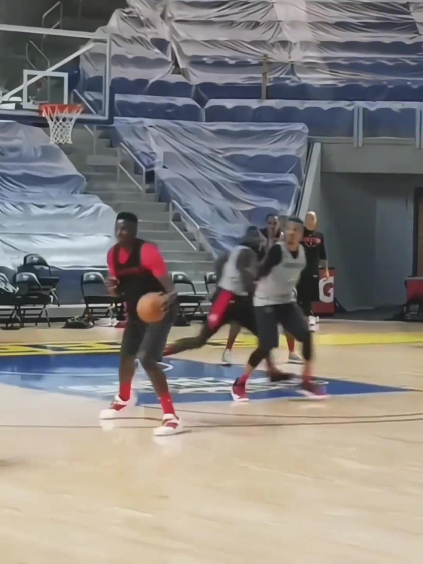 都是回忆啊!当年18年火箭众将士的训练视频 灯泡+饼皇~