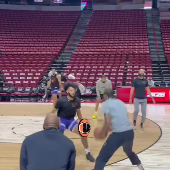 新球队首练!杰伦-格林和狄龙在太阳队的训练~