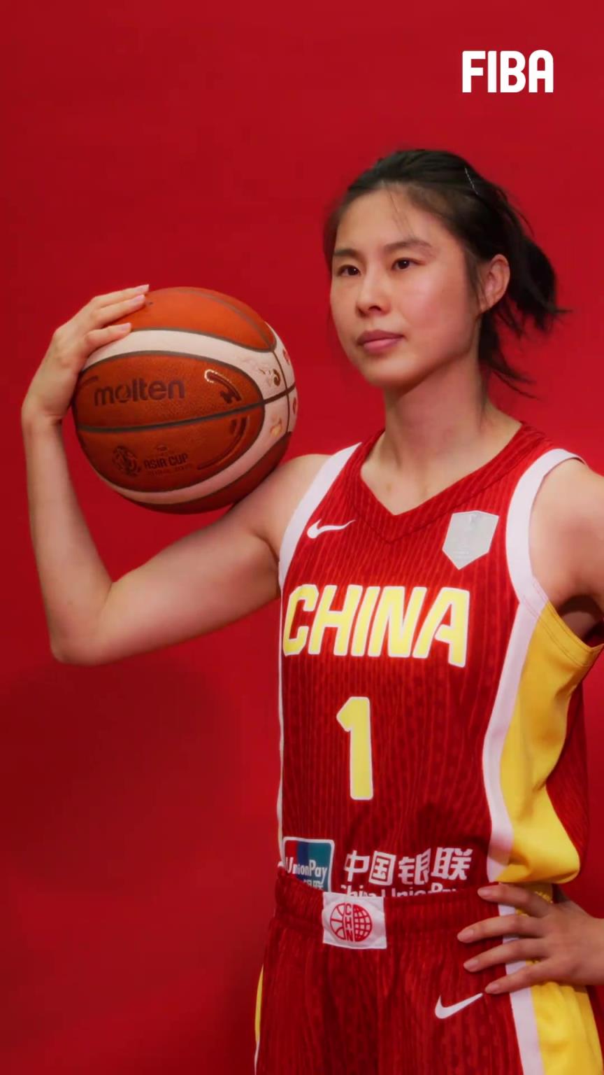韩旭小鸟依人!中国女篮整装待发冲击亚洲杯 你最期待谁的表现?