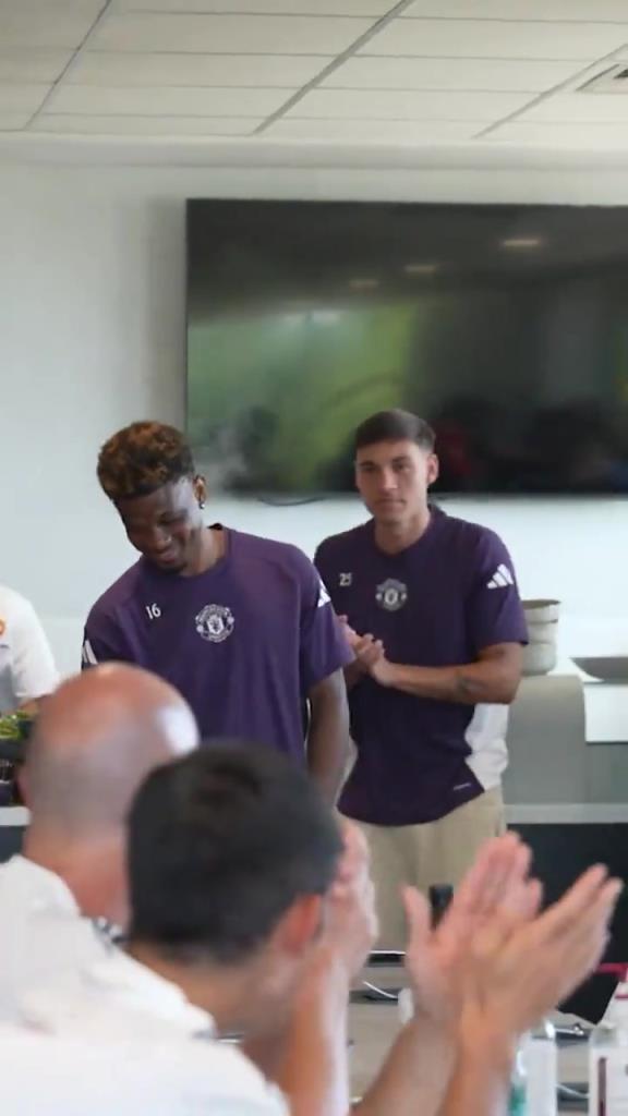 阿玛德 ·迪亚洛生日,曼联全队送祝福