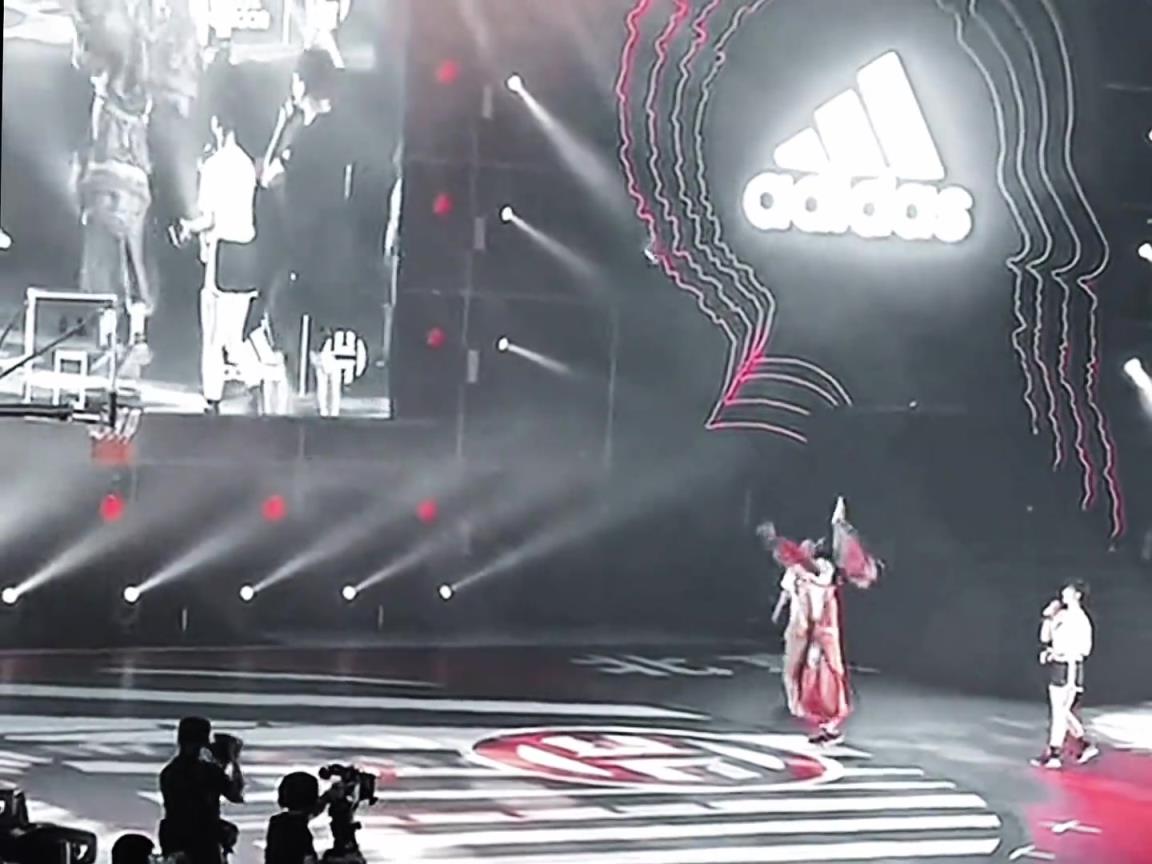 当年哈登中国行的这一记三分有多少人还记得