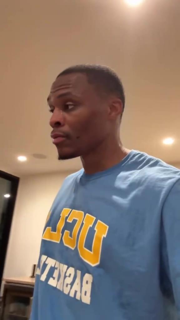 威少还是那个开心的少爷!