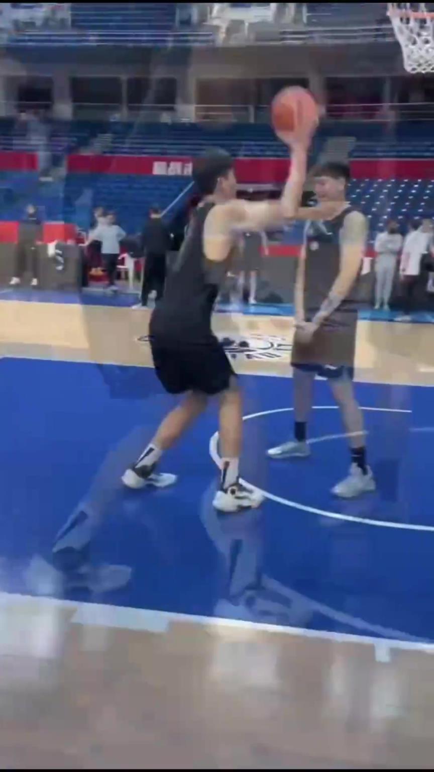 区俊炫致杨瀚森:想当年也是互相训练切磋 希望你越来越好