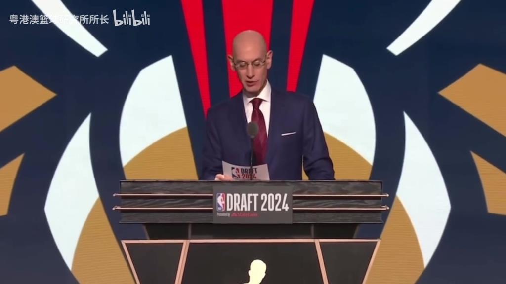 真正的考验来了!杨瀚森将对位的鹈鹕中锋米西此前的训练视频!