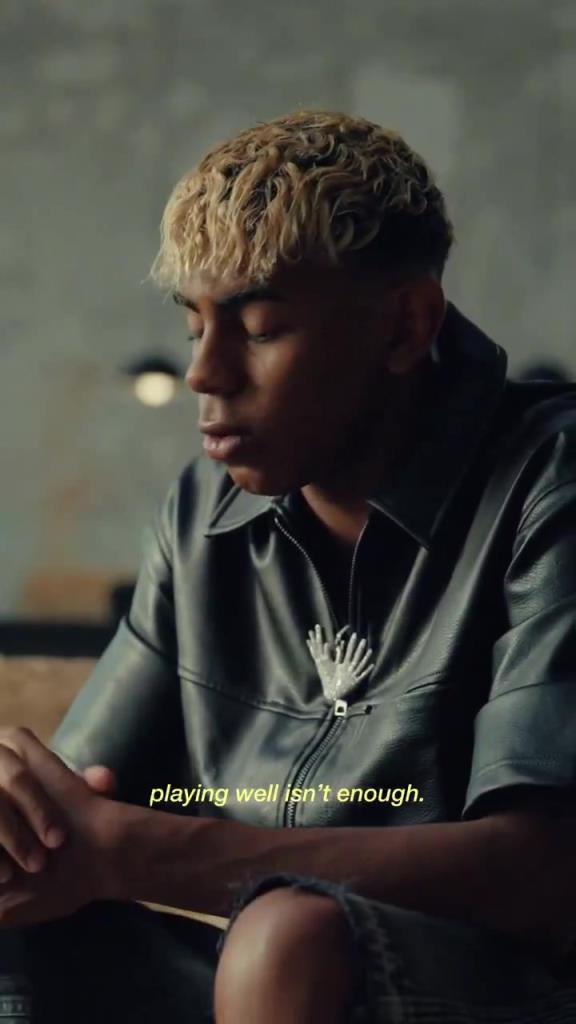 我要创造自己的历史!亚马尔社媒晒出自己身披巴萨10号的视频