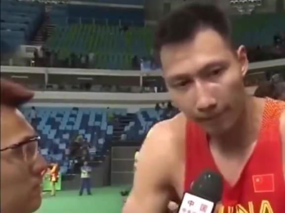 易建联19年采访:都说我们路很长 但这段路一晃很快就过去了