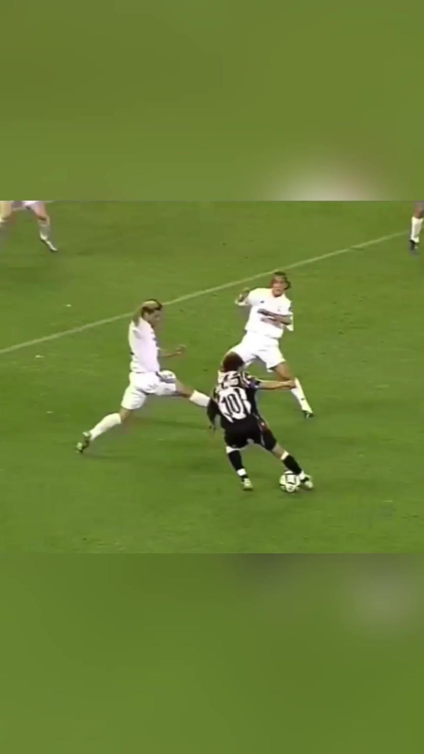 皮耶罗区域!斑马王子皮耶罗神级停球晃动攻破皇马!