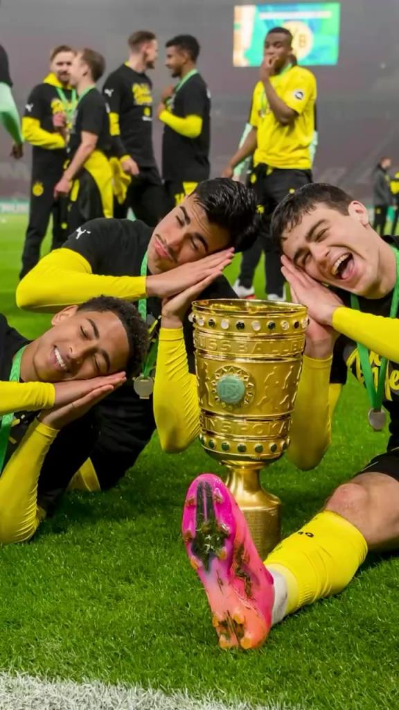 桑乔,哈兰德大显身手!简单回顾一下21年的德国杯决赛!