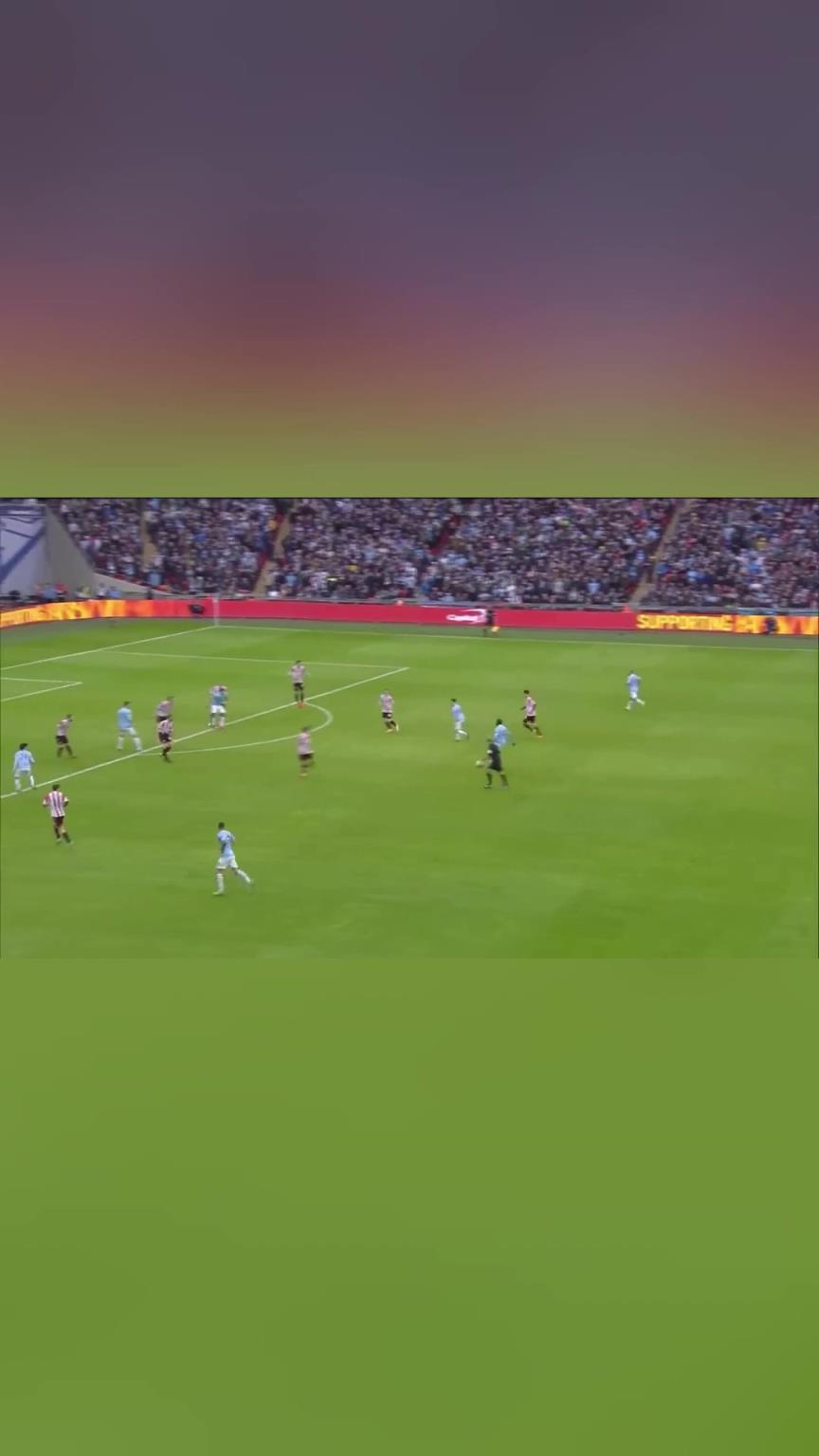 平地起惊雷!对于亚亚-图雷来说进世界波就是这么简单!