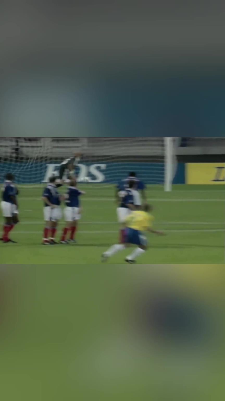 谁更厉害?小罗,小儒尼尼奥,卡洛斯超级神级任意球破门!