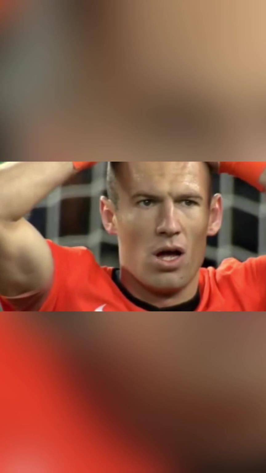 你觉得哪个最令人遗憾?世界杯决赛罗本,伊瓜因均失单刀!