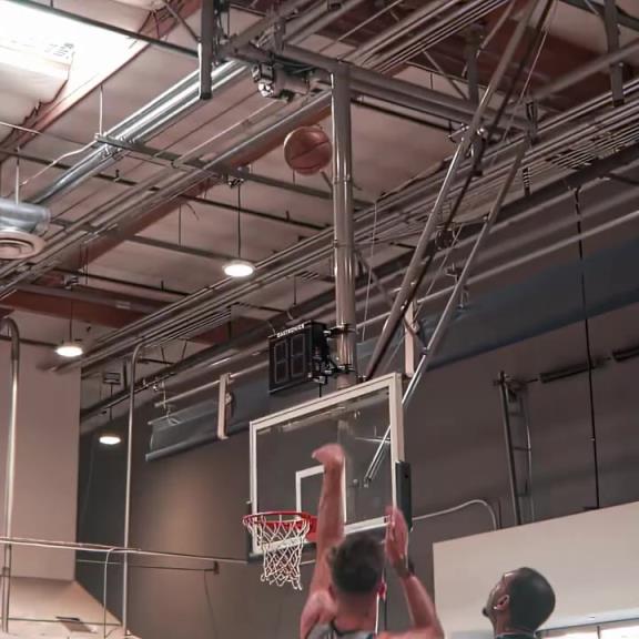 带你感受一下美国训练师是如何单挑的?