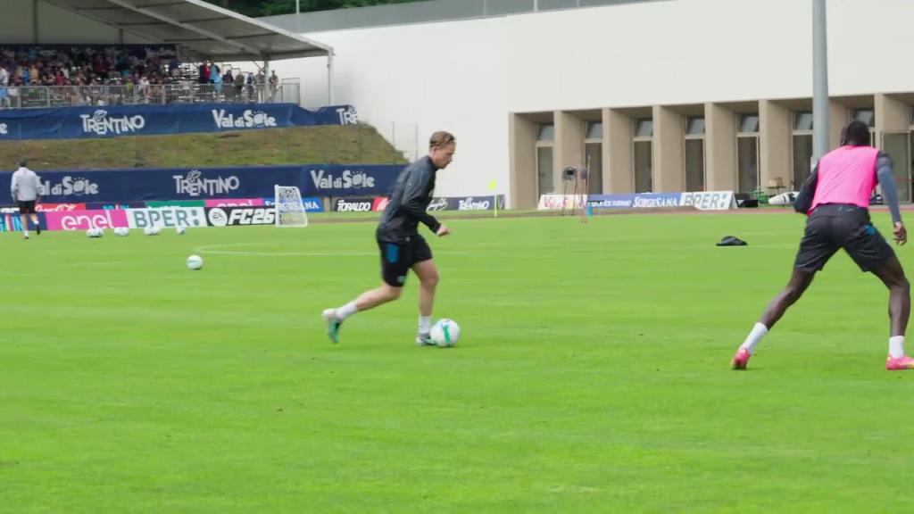 下雨依然影响不了训练!德布劳内在那不勒斯的第五天训练!