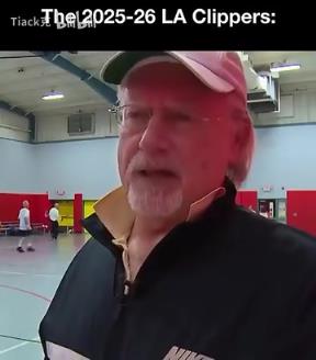 老年皮划艇!网友恶搞:下赛季的洛杉矶快船……