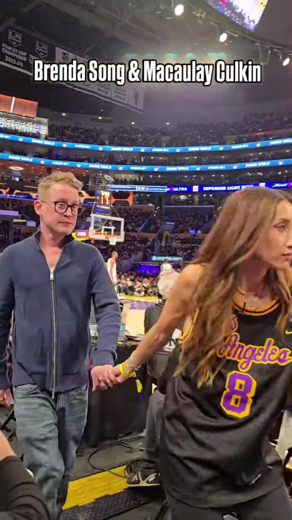 大美女哦!此前演员布兰达-宋观战湖人的季后赛