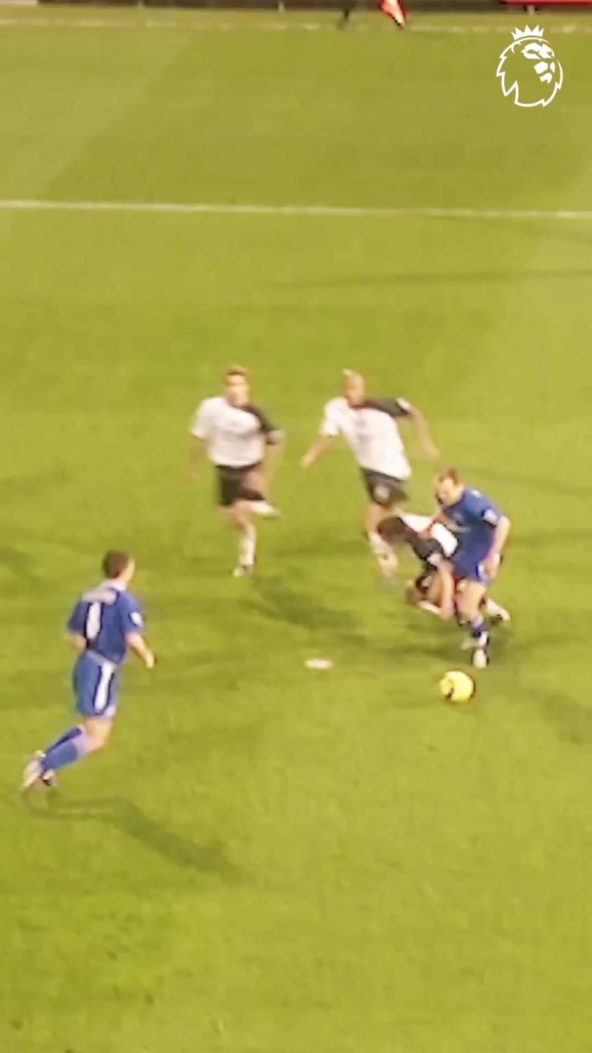 扣倒两名后卫!有头发的罗本意气风发秀到起飞!